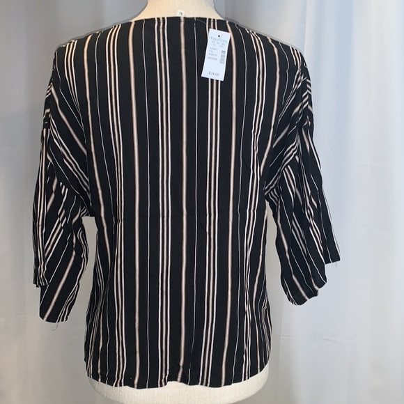 NEW! Maurices Top - Picture 11 of 11